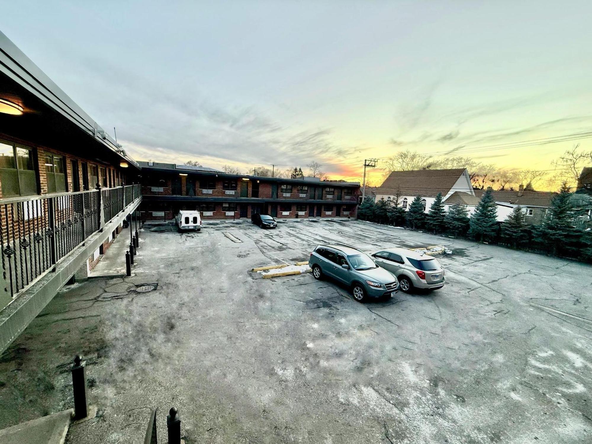 Admiral Motel By Oyo Chicago I-94 Экстерьер фото